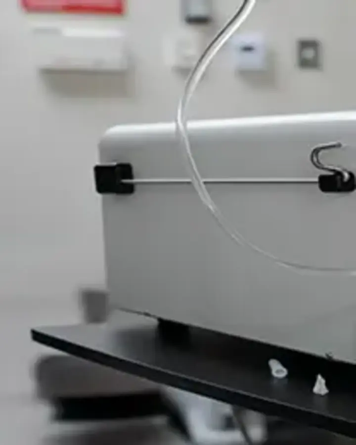 white-Tejet-machine-system-in-operating-room