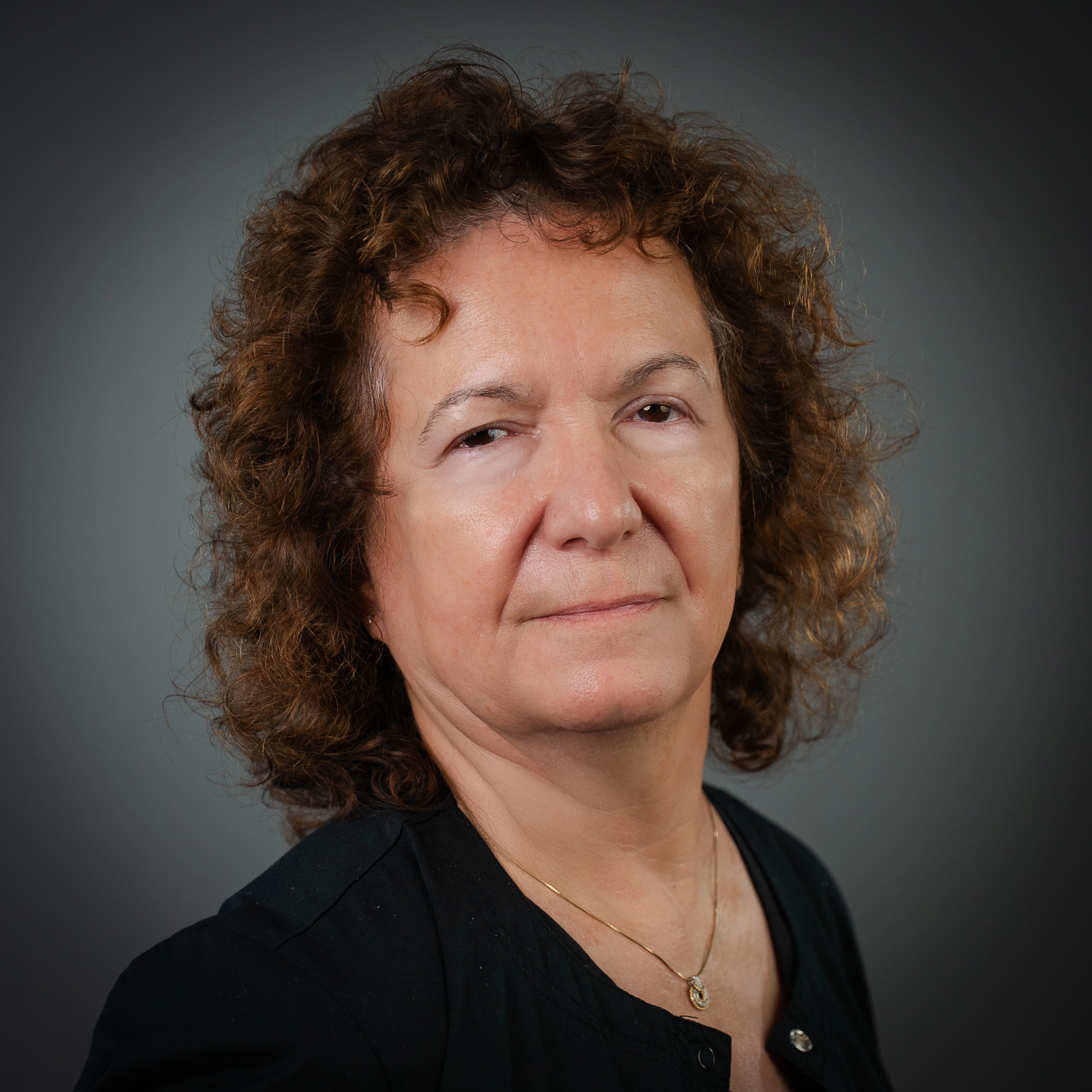 Brigitte-Arnold-with-Daisy Award