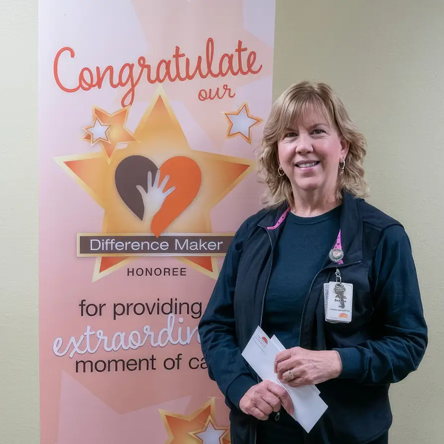 barb-simmons-with-sunshine-award